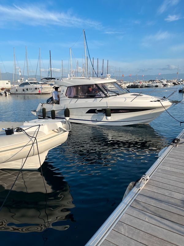 slider 0 Beneteau Antares 8.80